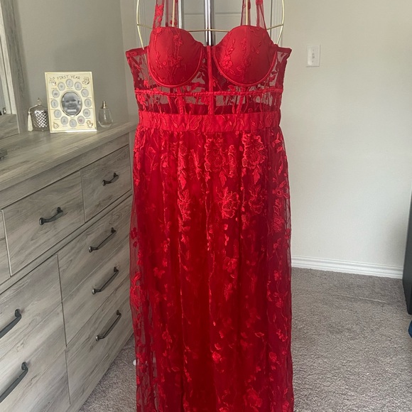 Windsor Dresses & Skirts - Josouim Red Lace Dress